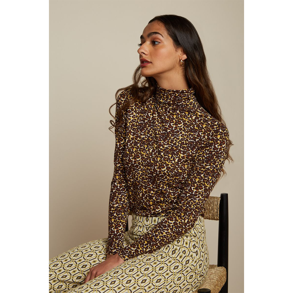 Betsy Rollneck Top Hustle Bruin KL Betsy Rollneck Top Hustle Bruin KL