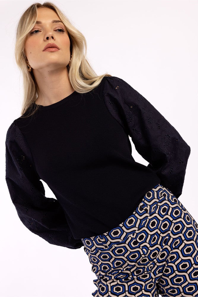 Deana flower broderie pullover Blauw KL Deana flower broderie pullover Blauw KL