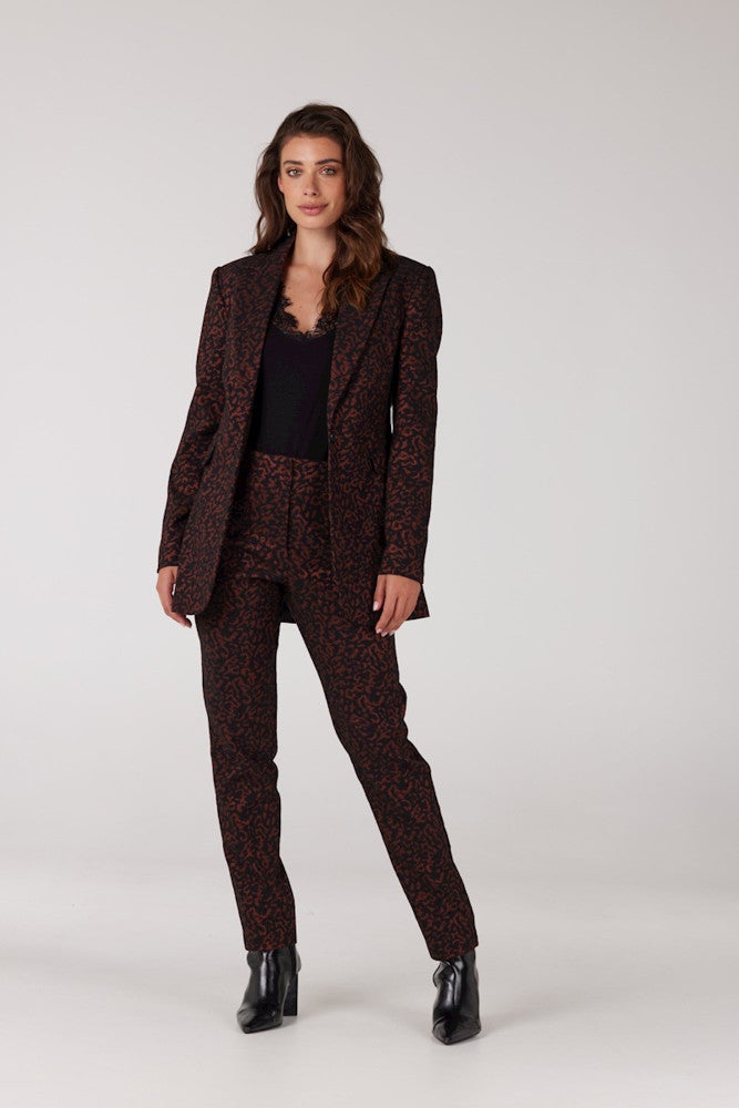 Lisa Jacquard Woven High Waisted Pants Bruin KL Lisa Jacquard Woven High Waisted Pants Bruin KL