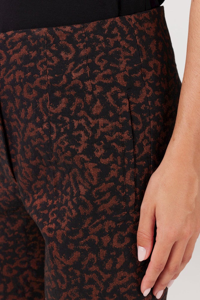 Lisa Jacquard Woven High Waisted Pants Bruin KL Lisa Jacquard Woven High Waisted Pants Bruin KL