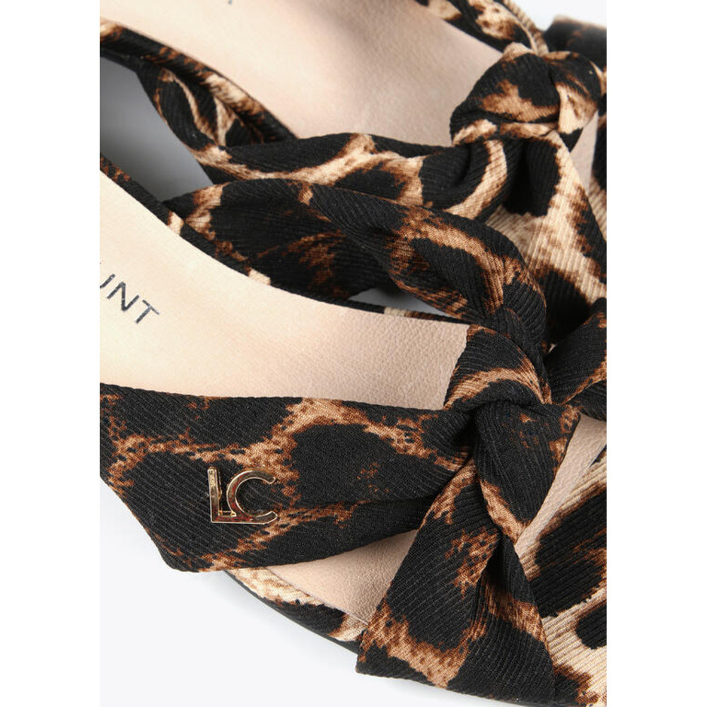 Sandaal met metalen knoop Bruin Sandaal met metalen knoop Bruin