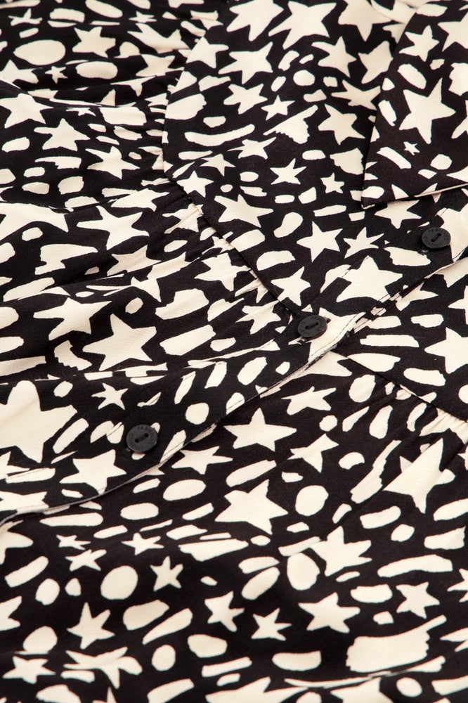 Nina Blouse Zwart 1 Nina Blouse Zwart 1