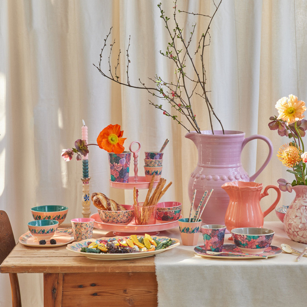 Painted Metal Etagere 2 Tier Roze Painted Metal Etagere 2 Tier Roze