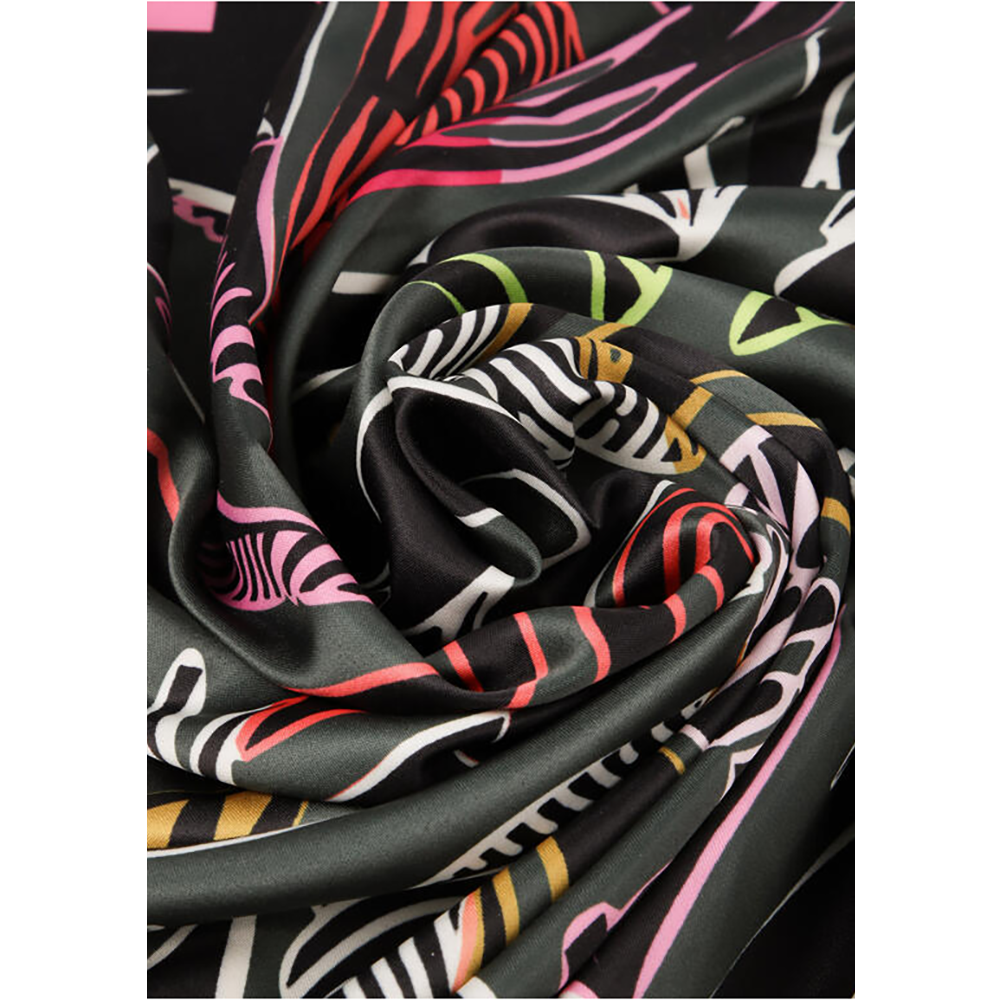 Satijnen sjaal met weelderige bladeren Multi Satijnen sjaal met weelderige bladeren Multi