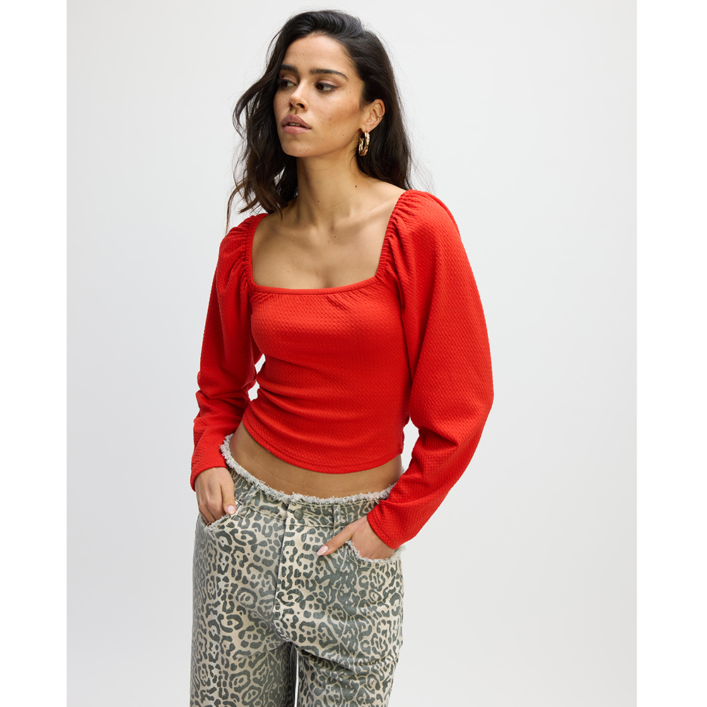 Ladies Knitted Puffed Shoulder Top Cherry Rood Ladies Knitted Puffed Shoulder Top Cherry Rood