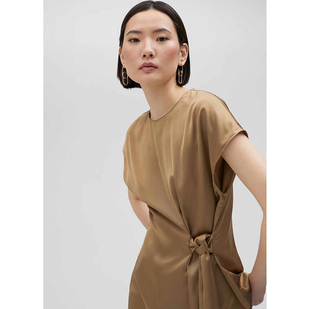 Satijnen blouse met riem Bruin 1 Satijnen blouse met riem Bruin 1