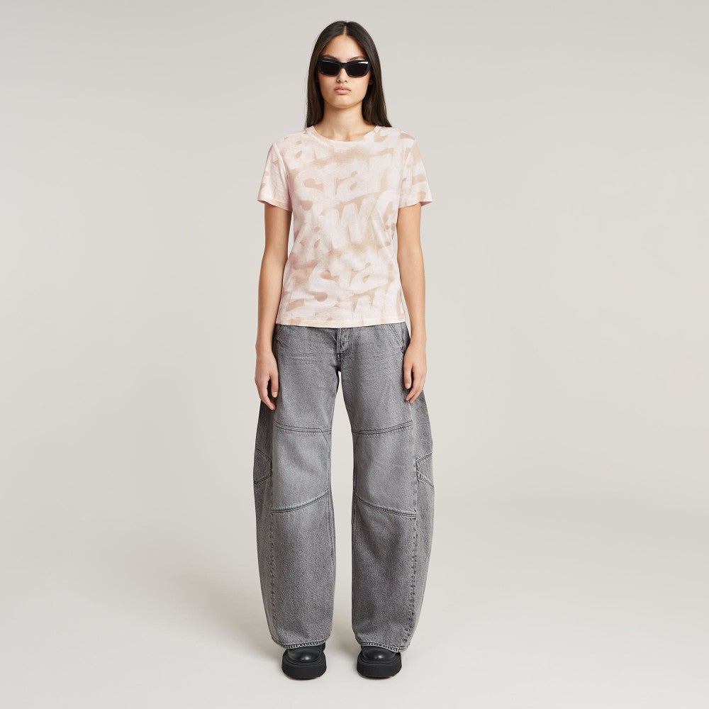 Sprayed letters r t wmn Roze Sprayed letters r t wmn Roze