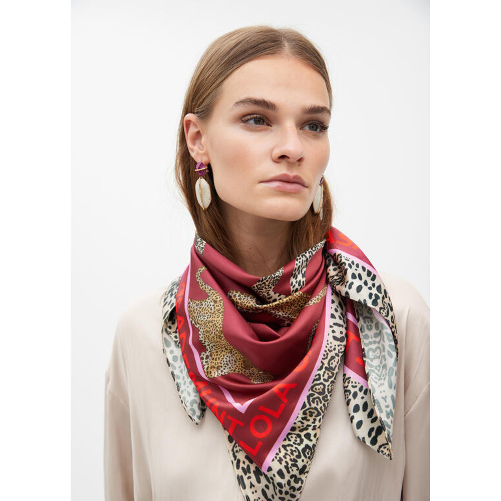 Luipaardprint Met Merk Shawls Rood Luipaardprint Met Merk Shawls Rood