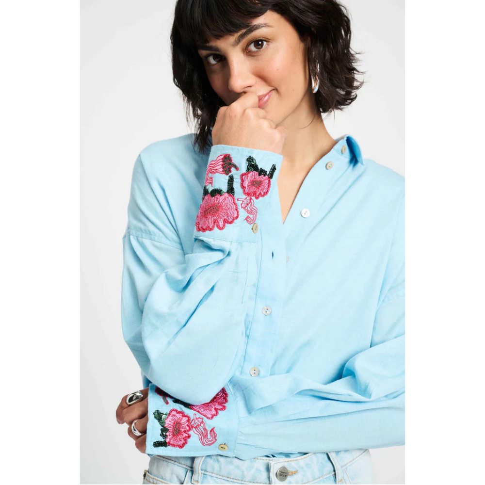 BLOUSE - Sky Blue Melange Licht Blauw BLOUSE - Sky Blue Melange Licht Blauw