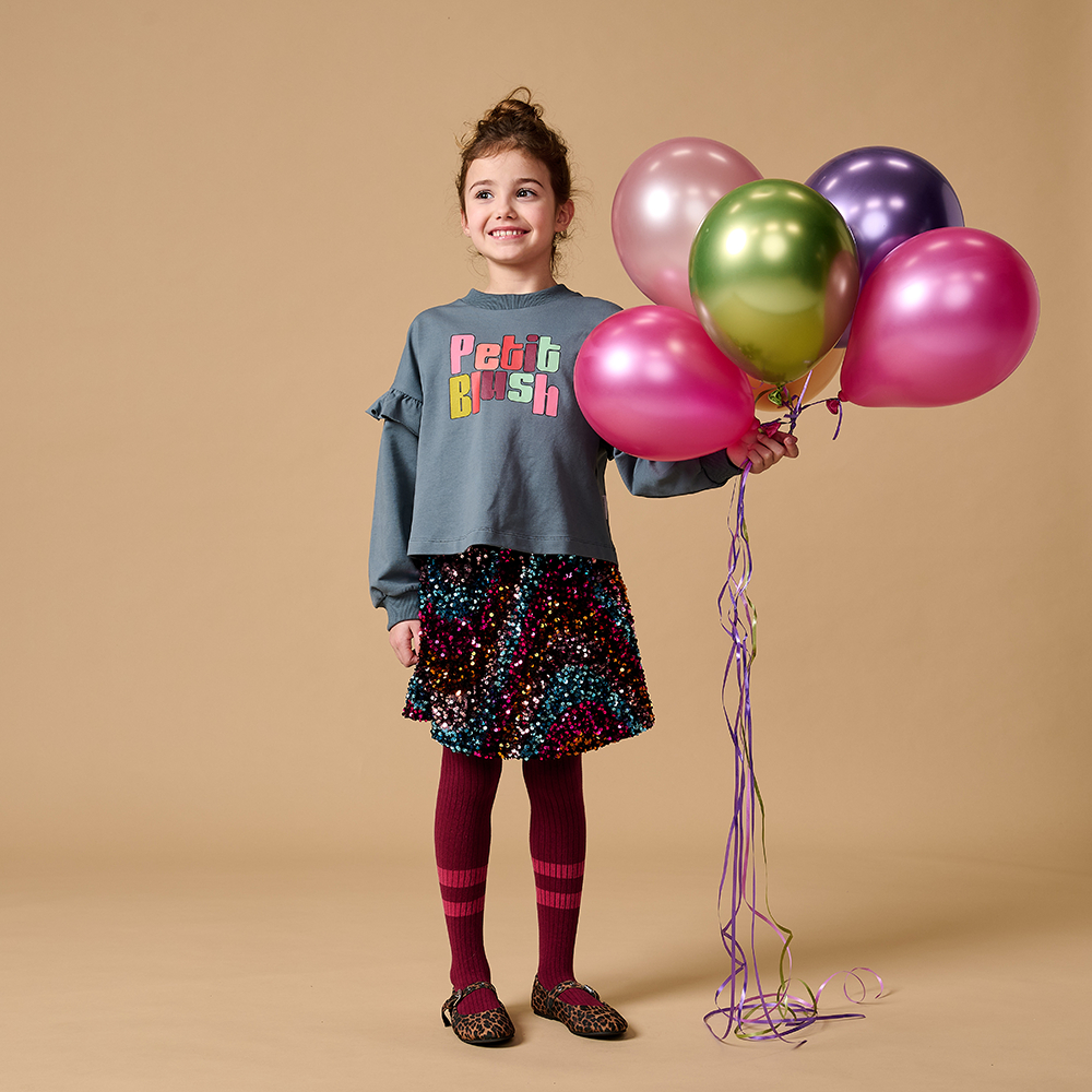 June Ruffle Sweater Logo Colours Blauw June Ruffle Sweater Logo Colours Blauw