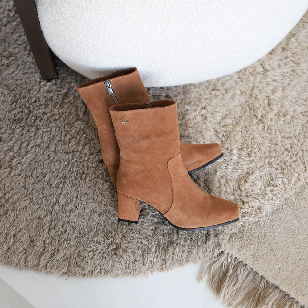 Fieke-2 Bruin 1 Fieke-2 Bruin 1