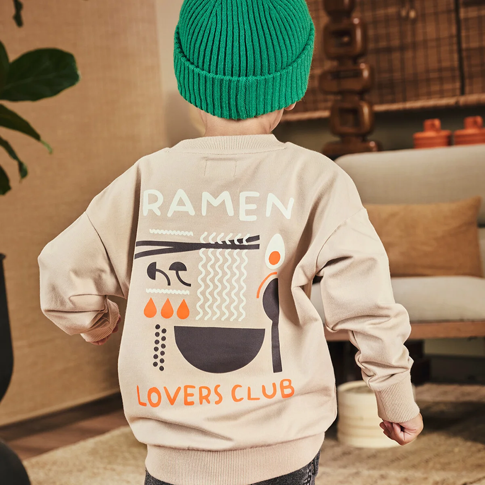Tiemen Mini Sweater Backprint Ramen Zand Tiemen Mini Sweater Backprint Ramen Zand