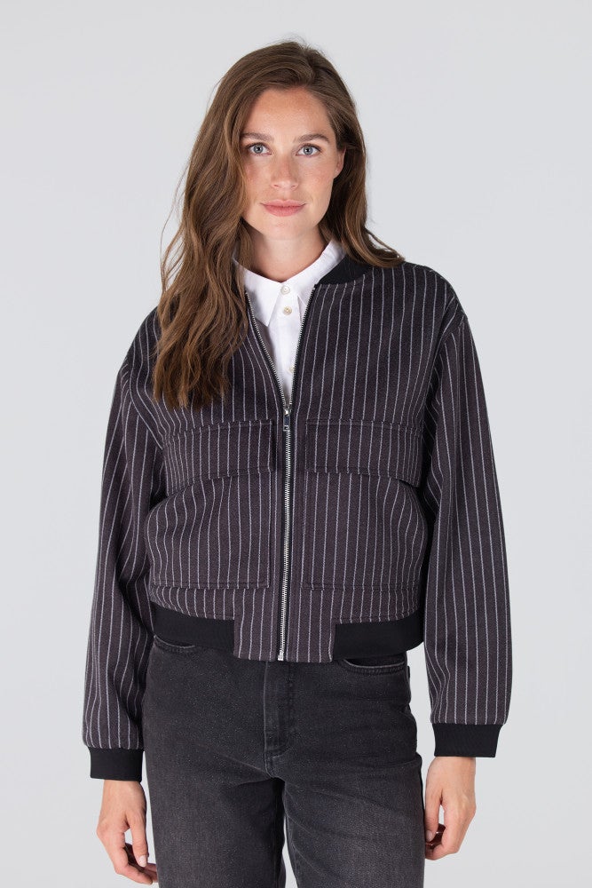 HONEY JASJE PS 255 bomberjacket Zwart 1 HONEY JASJE PS 255 bomberjacket Zwart 1