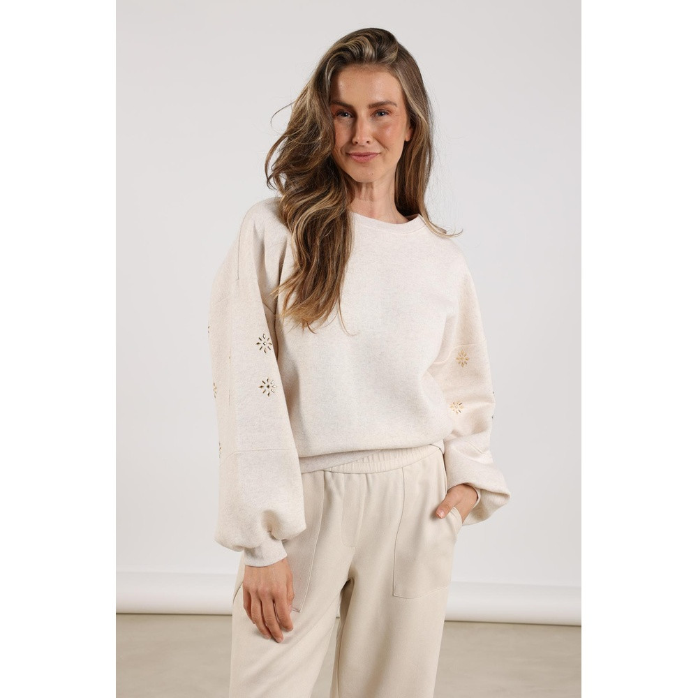 Amadora Sweater Flowerstuds Zand Amadora Sweater Flowerstuds Zand