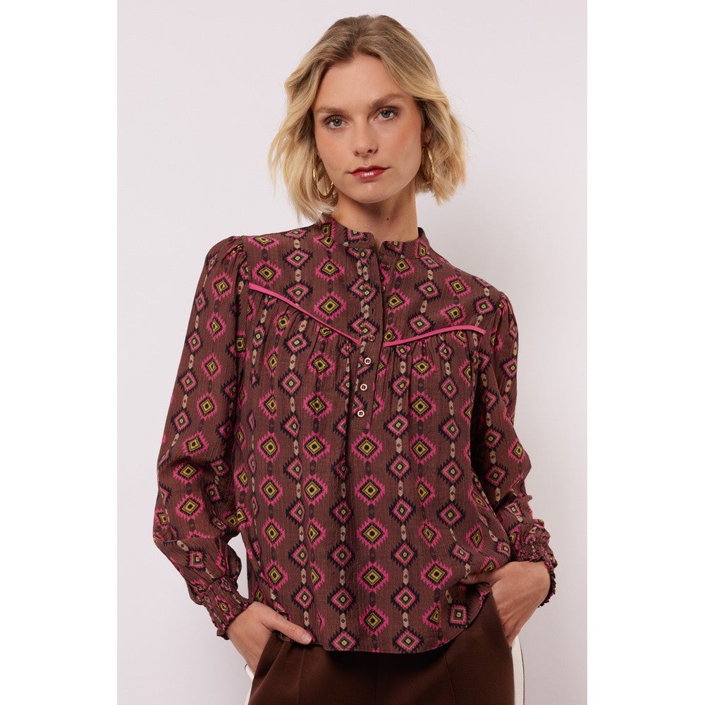 Rhodes top Bruin 1 Rhodes top Bruin 1