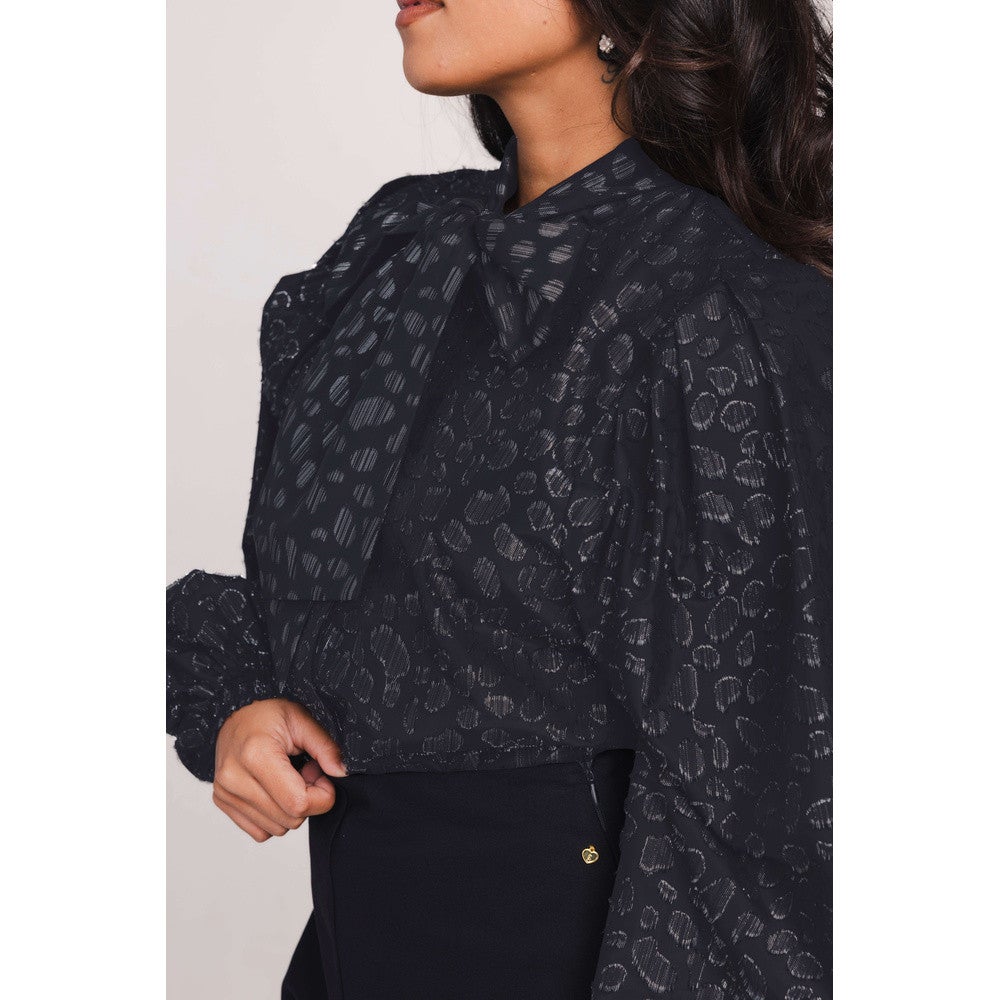 Livia Blouse Zwart 1 Livia Blouse Zwart 1