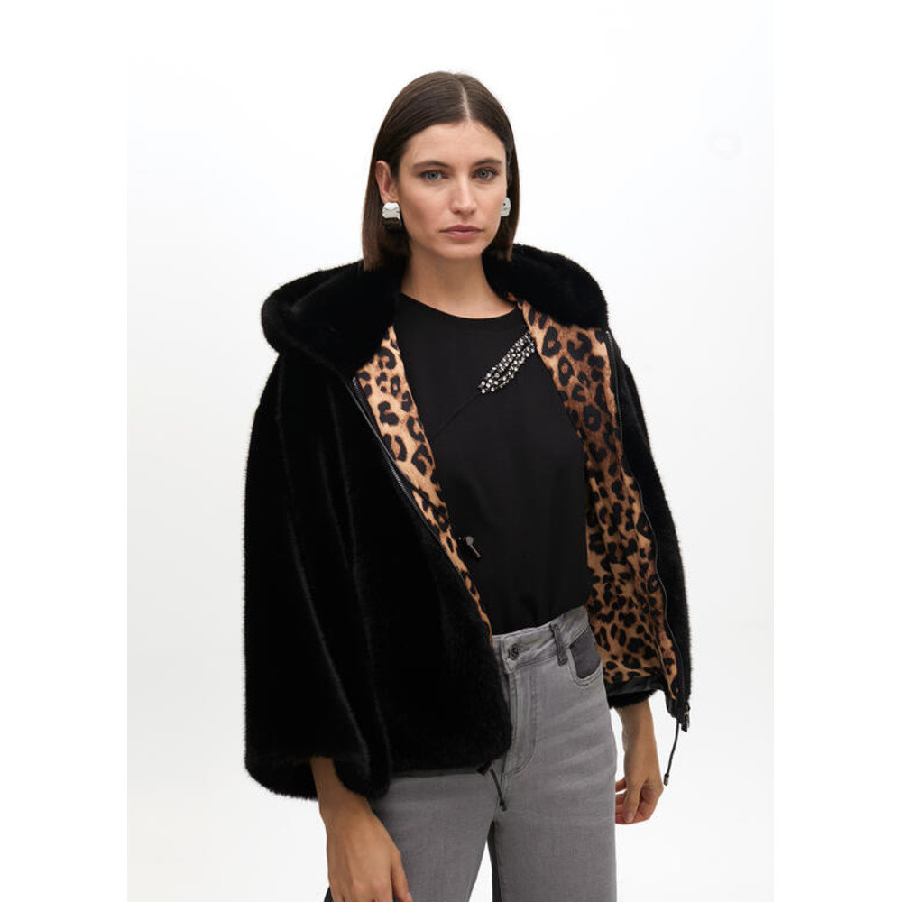 Fluffy Jas Met Capuchon Zwart 1 Fluffy Jas Met Capuchon Zwart 1