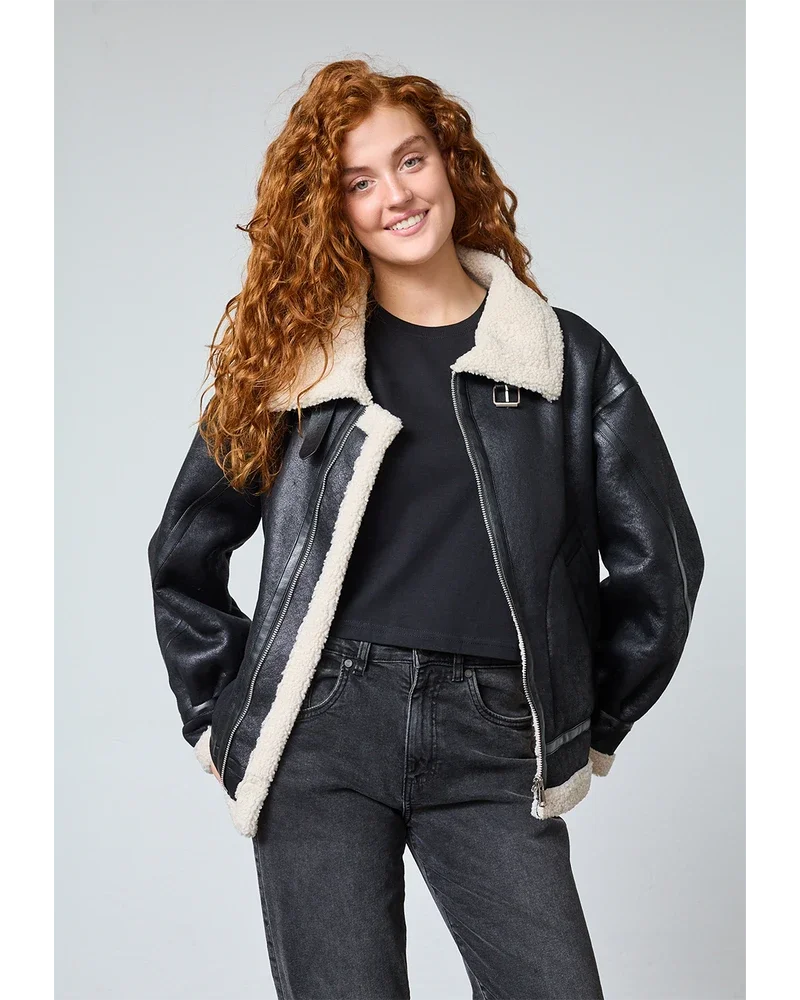 LEAH-JA Jackets Zwart 1 LEAH-JA Jackets Zwart 1