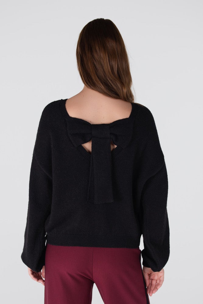 ANNABEL TRUI HK 160 round neckline big bow at back Zwart 1 ANNABEL TRUI HK 160 round neckline big bow at back Zwart 1