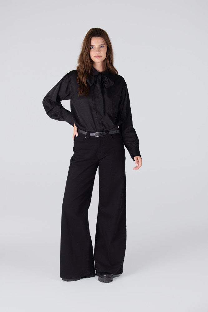 ESS BLOUSE SR 737 necktie Zwart 1 ESS BLOUSE SR 737 necktie Zwart 1