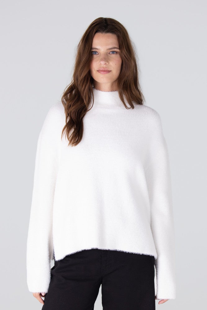 CALLA TRUI P 155 turtle neck Off White CALLA TRUI P 155 turtle neck Off White