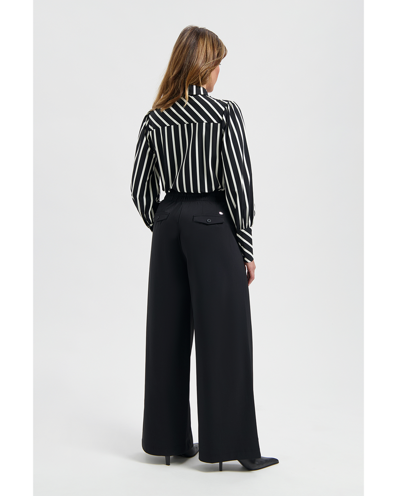 Bente Blouse Zwart 1 Bente Blouse Zwart 1