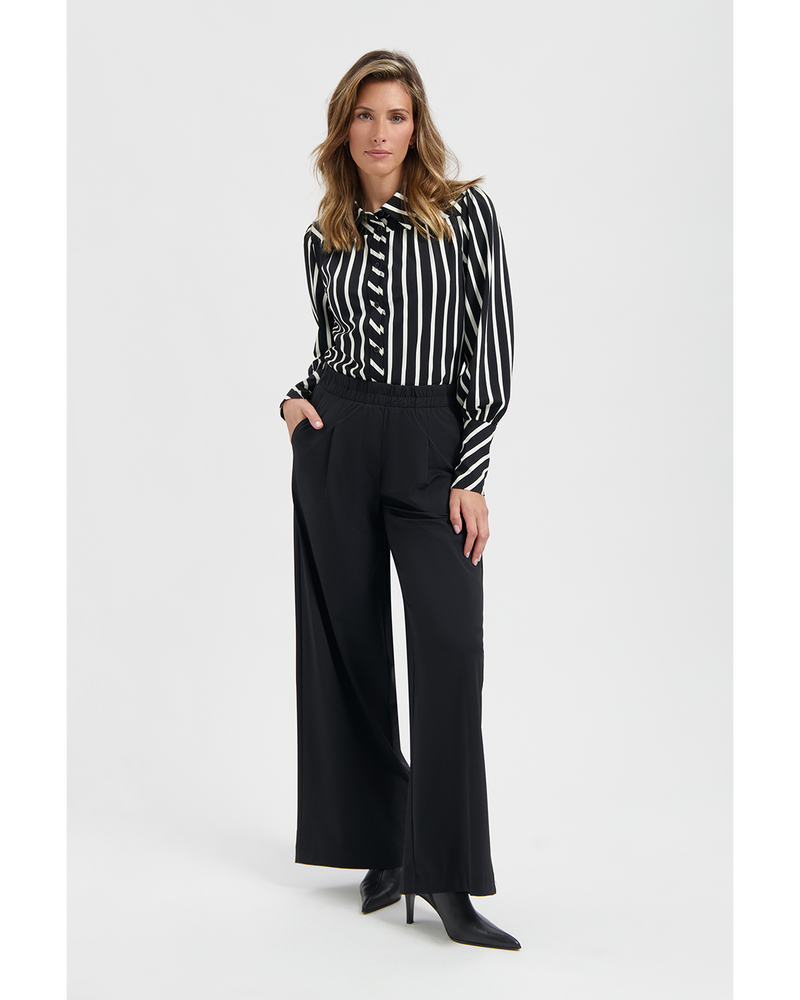 Bente Blouse Zwart 1 Bente Blouse Zwart 1