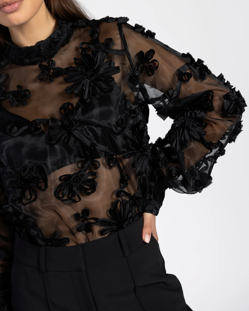 LUCIA FLOWER PES 502 Zwart 1 LUCIA FLOWER PES 502 Zwart 1