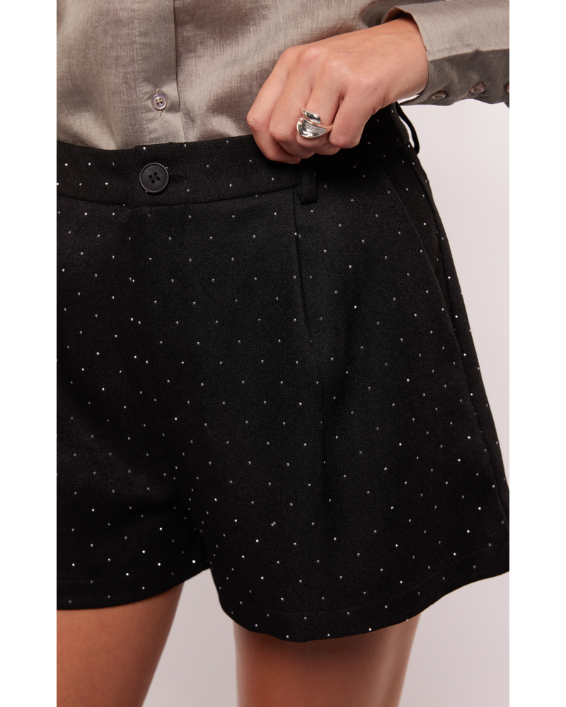 Yelena shorts Zwart 1 Yelena shorts Zwart 1