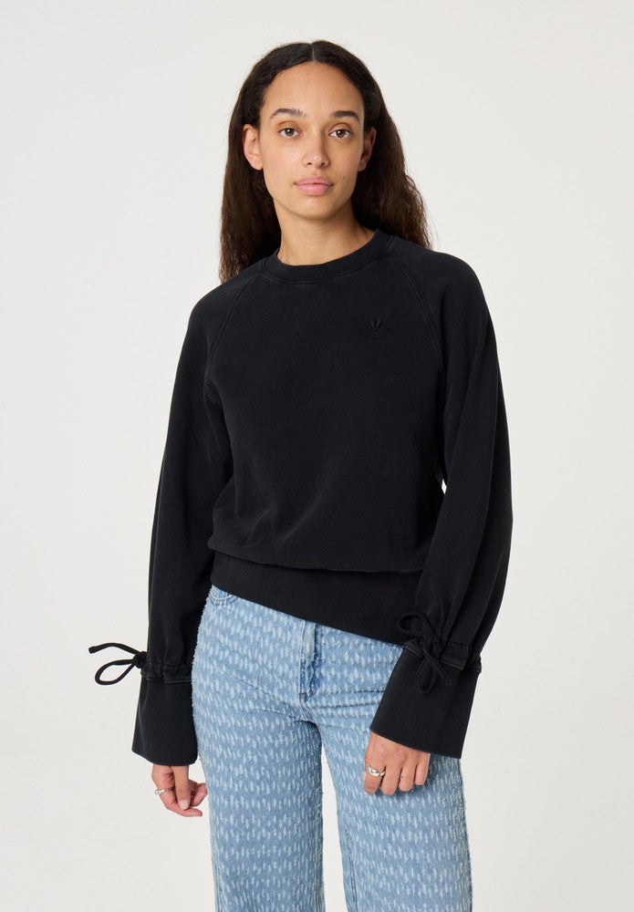 Janet Sweater Zwart 1 Janet Sweater Zwart 1