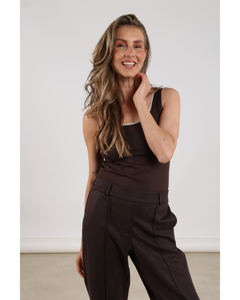 Juba Singlet Bruin 1 Juba Singlet Bruin 1