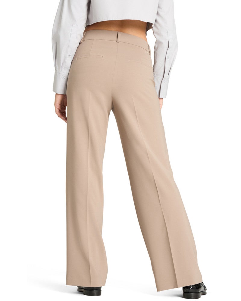 Amelie Zand Amelie Zand