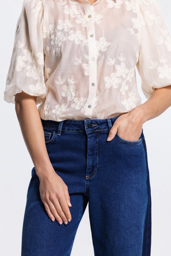 PRIYA BLOUSE TE 773 short puffed sleeve flower embroidery Off White PRIYA BLOUSE TE 773 short puffed sleeve flower embroidery Off White