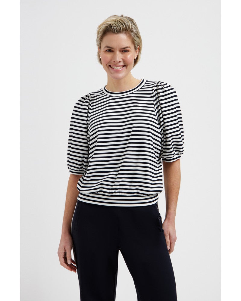 Amie Donker Blauw Amie Donker Blauw