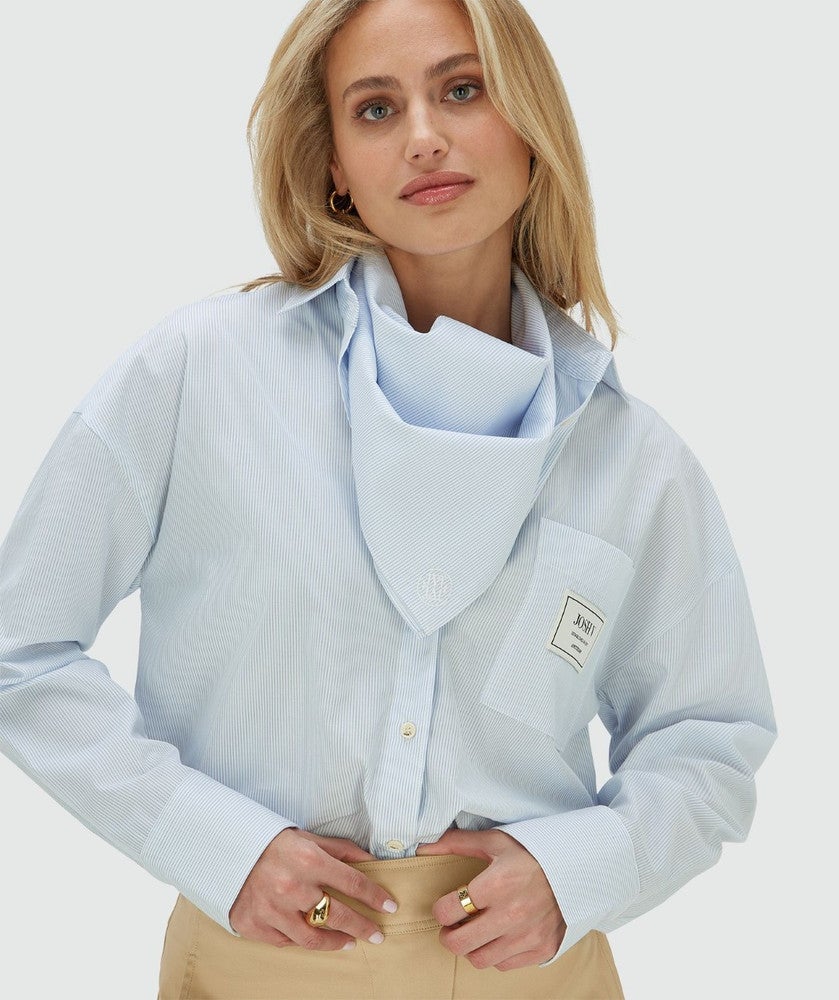 NEVEAH oversized blouse met sjaaltje Licht Blauw NEVEAH oversized blouse met sjaaltje Licht Blauw