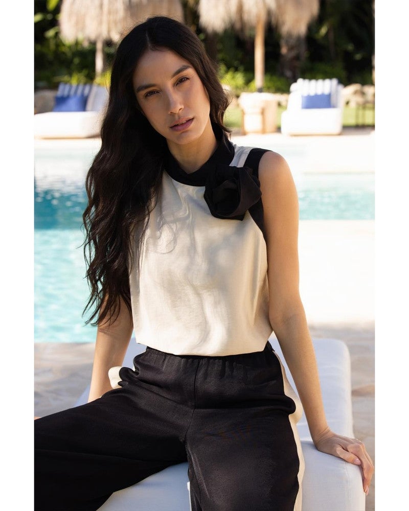 PAISLEY TOP CB 308 color block sleeveless flower detail Beige PAISLEY TOP CB 308 color block sleeveless flower detail Beige