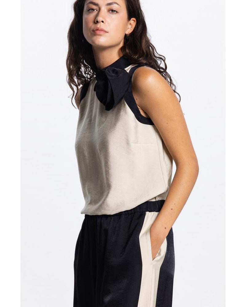 PAISLEY TOP CB 308 color block sleeveless flower detail Beige PAISLEY TOP CB 308 color block sleeveless flower detail Beige