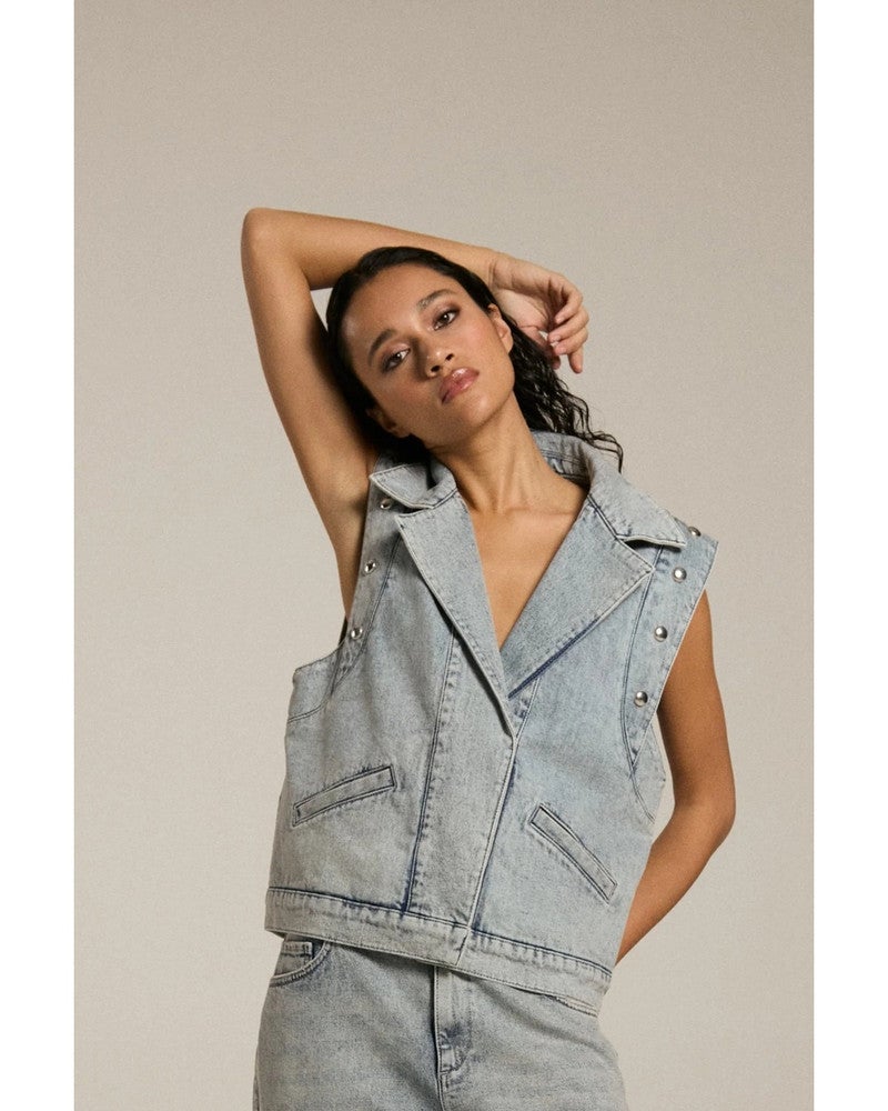 Denim Gilet With Big Studs Licht Blauw Denim Gilet With Big Studs Licht Blauw