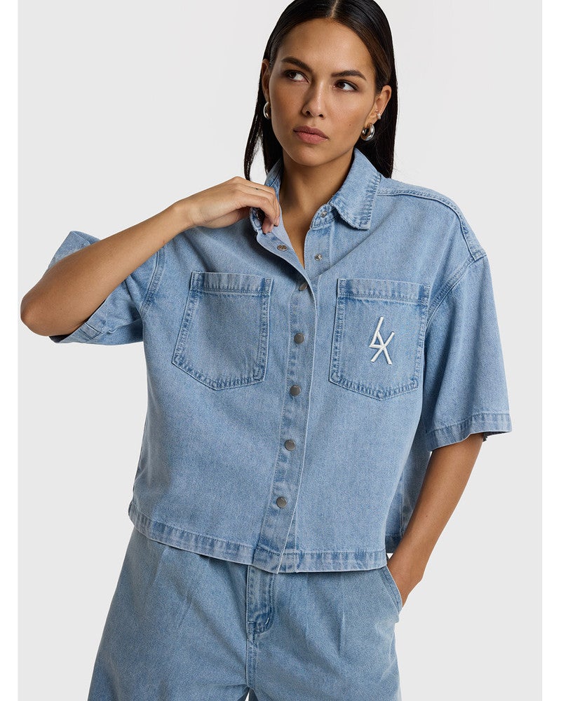 ladies woven denim shortsleeve blouse Licht Blauw ladies woven denim shortsleeve blouse Licht Blauw