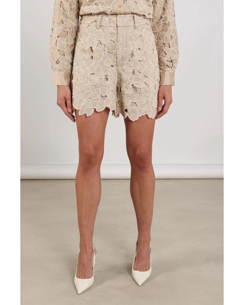 Dagmar Short Flower Zand Dagmar Short Flower Zand