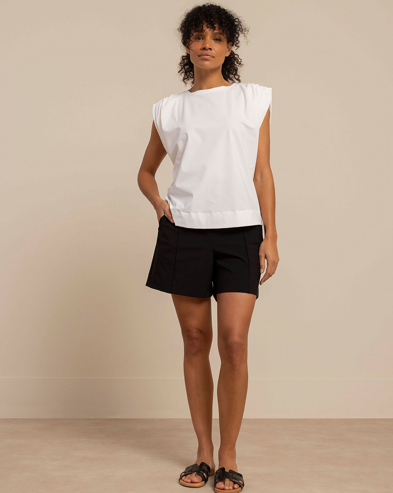 Lisanne straight shorts Zwart 1 Lisanne straight shorts Zwart 1