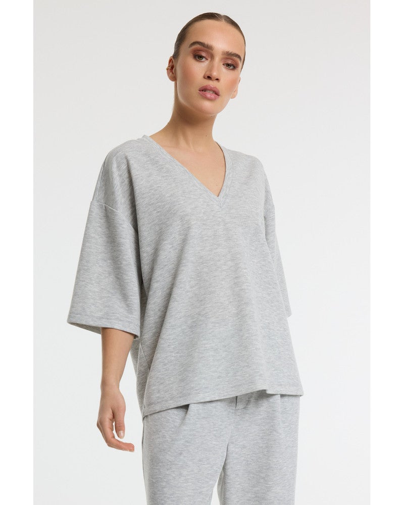 ladies knitted oversized v-neck t-shirt DOLLA Grijs ladies knitted oversized v-neck t-shirt DOLLA Grijs