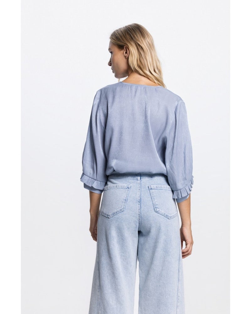 NISA BLOUSE SC 754 3/4 sleeve ruffes at cuff v-neck Blauw NISA BLOUSE SC 754 3/4 sleeve ruffes at cuff v-neck Blauw