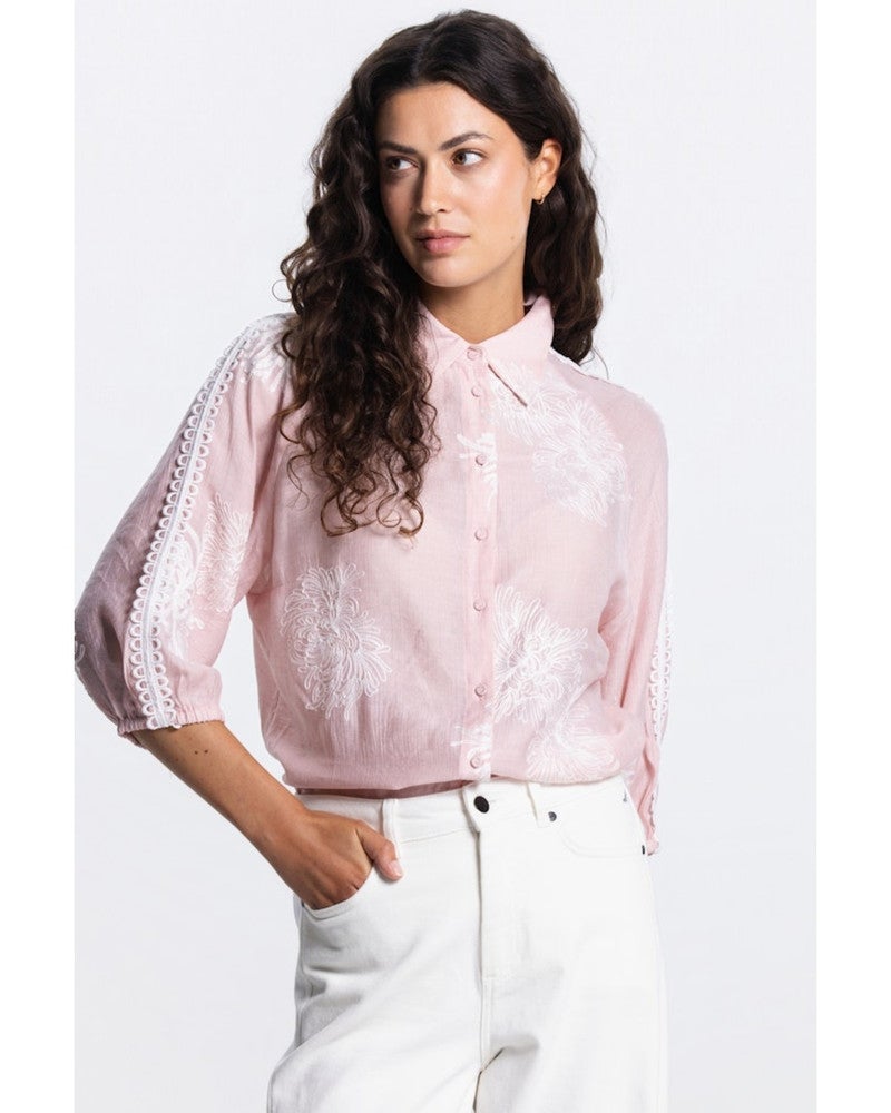 RAELLA BLOUSE AE 701 3/4 sleeve embroidery Roze RAELLA BLOUSE AE 701 3/4 sleeve embroidery Roze