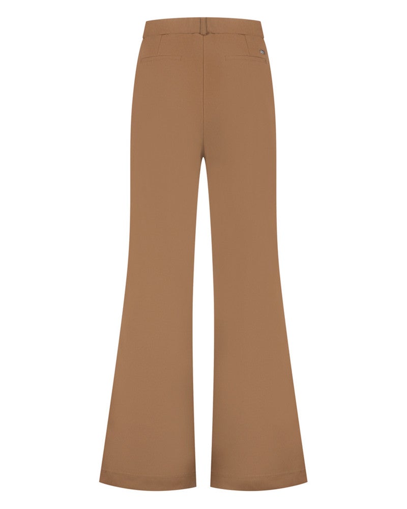 Eleyn Bruin 1 Eleyn Bruin 1