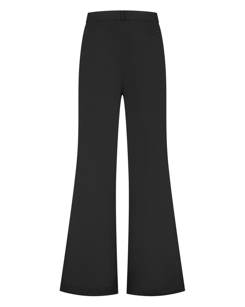 Eleyn Zwart 1 Eleyn Zwart 1