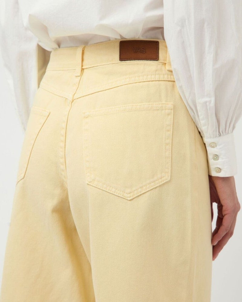 YASSUN HW BERMUDA DENIM SHORTS S. - FEST Geel YASSUN HW BERMUDA DENIM SHORTS S. - FEST Geel