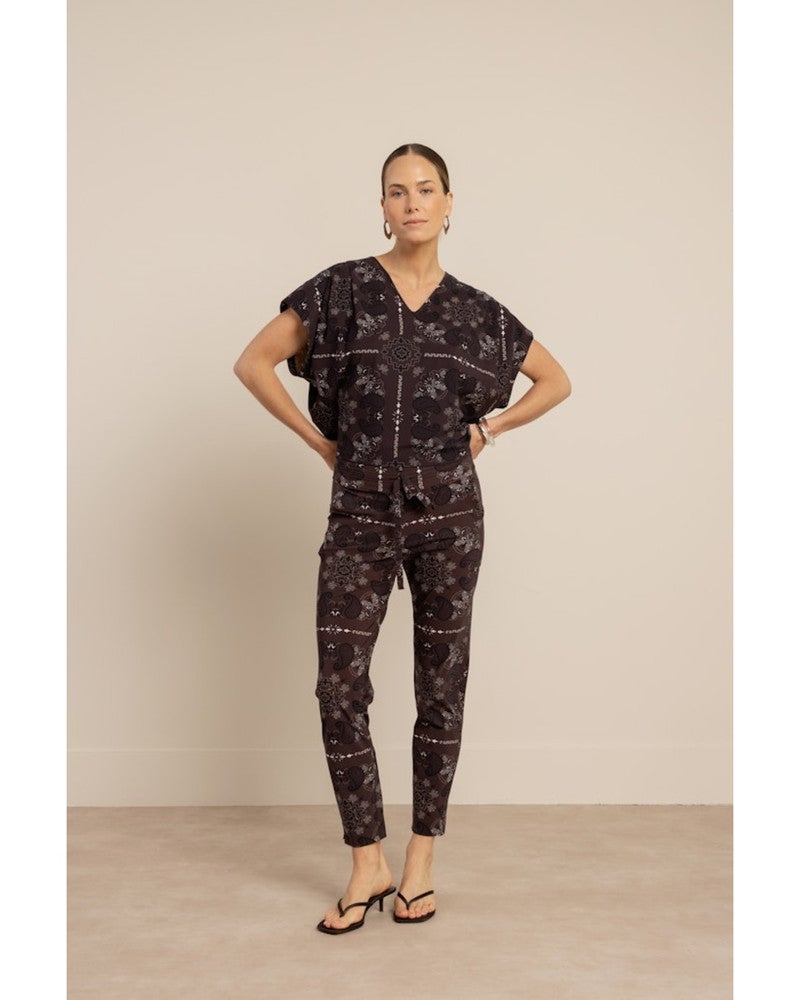 Renske paisley vneck top Bruin 1 Renske paisley vneck top Bruin 1