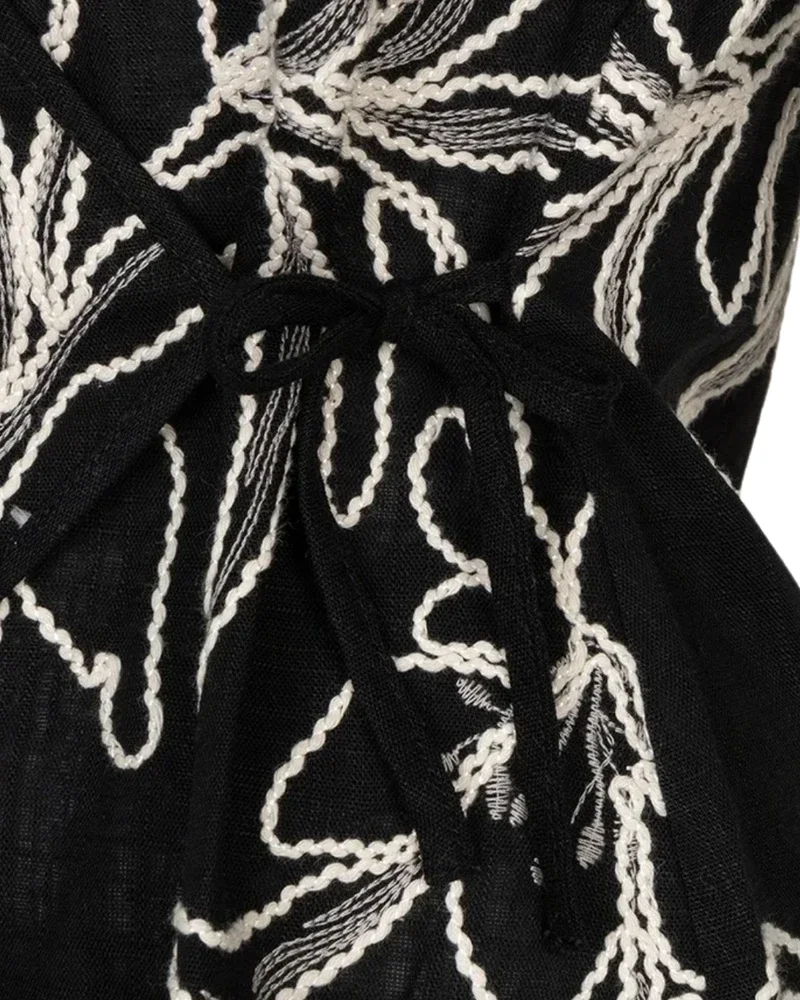 Top wrap over flower embroidery Zwart 1 Top wrap over flower embroidery Zwart 1