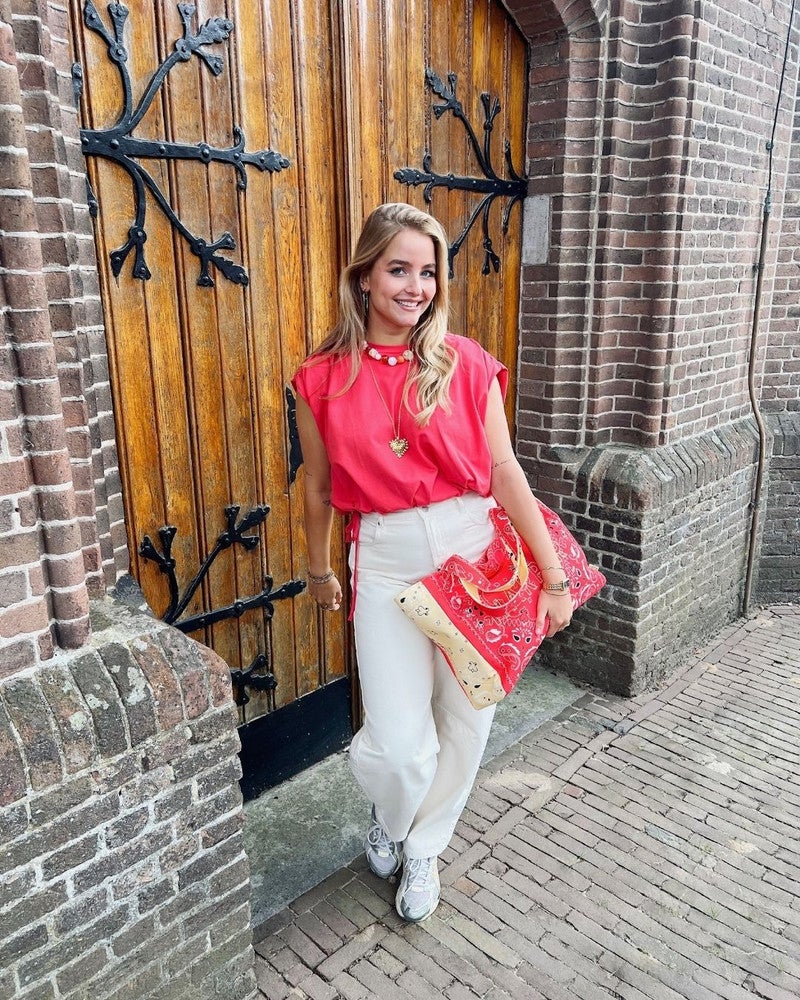 ROSIE CO 155 Rood ROSIE CO 155 Rood